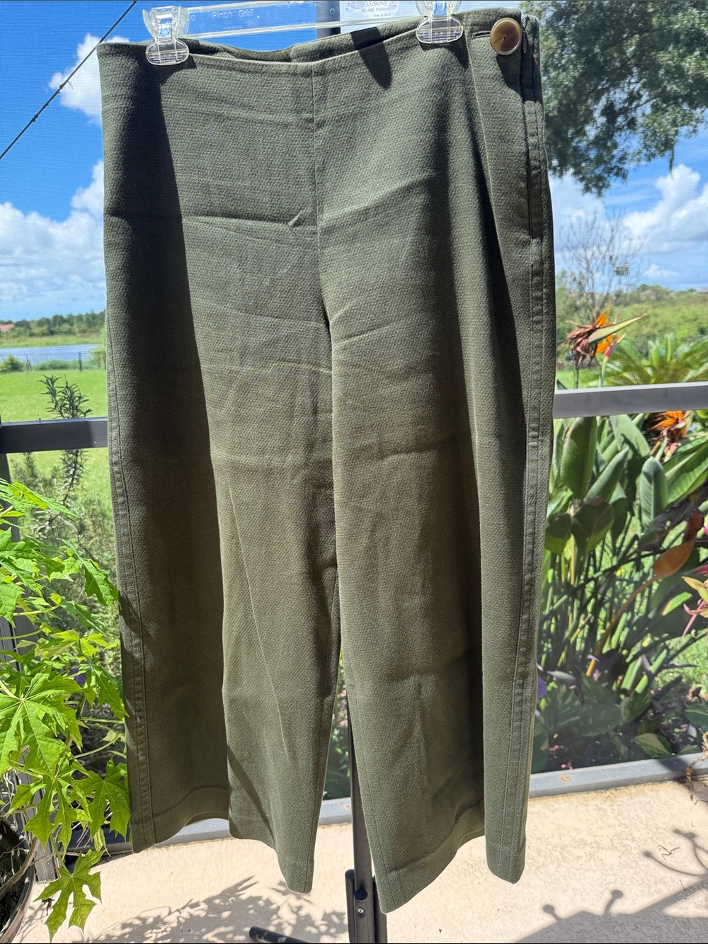 Vince cotton Olive Green capri Wide-Leg Trousers with Button Detail